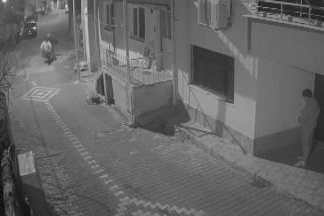 2 arkadaş düz kontak yöntemiyle motosiklet çaldı