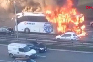 Bağcılar'da yolcu otobüsünde yangın