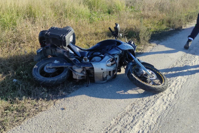 Otomobile çarpan motosikletin sürücüsü öldü