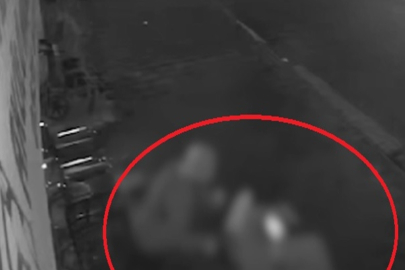 Tekerlekli sandalye çalan 2 şüpheli yakalandı; o anlar kamerada