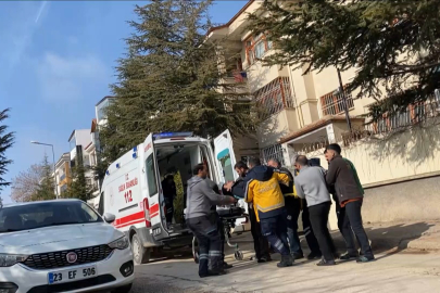 Binanın 3'üncü kat penceresinden düşerek ağır yaralandı