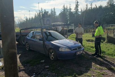 ‘Dur’ ihtarına uymayan sürücünün otomobili, takipteki ekip otosuyla çarpıştı, 1 polis yaralandı