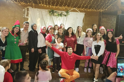 Emir nakil gününü kendisi gibi hastalığı atlatan ve tedavisi süren çocuklarla kutladı