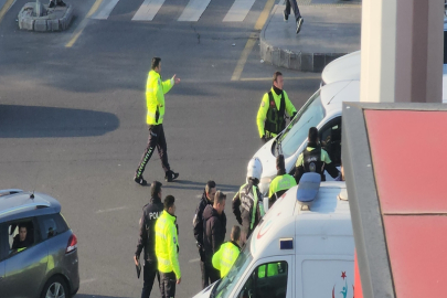 Diyarbakır'da otomobil, polis motosikletine çarptı; 1 yaralı