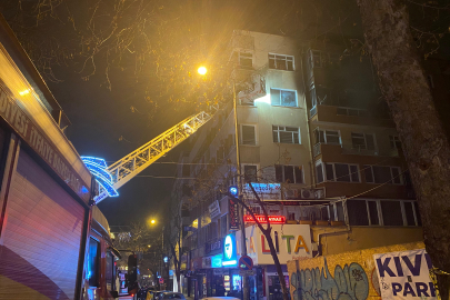 Ankara'da 5 katlı binanın 4'üncü katında yangın: 9 kişi dumandan etkilendi