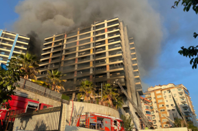 Antalya'da tadilat halindeki otelde yangın
