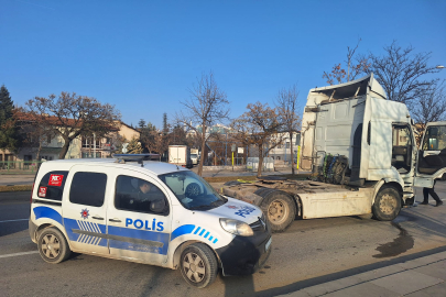 Tamir ettirdiği TIR'ı tekrar arızalanınca tamirciyi tabancayla yaraladı