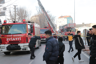 Kayseri'de 4 katlı binada yangın; 11 kişi dumandan etkilendi