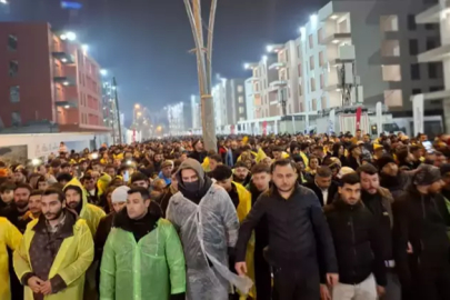Asrın felaketinin 2'nci yıl dönümü: Kaybedilenler anısına sessiz yürüyüşler düzenlendi