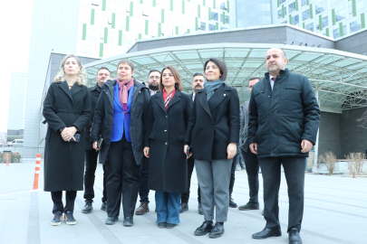 CHP heyeti, sahte içki nedeniyle tedavi gören hastaları ziyaret etti