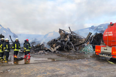 Afyon'da orman ürünleri fabrikasının deposundaki yangına müdahale 2'nci gününde