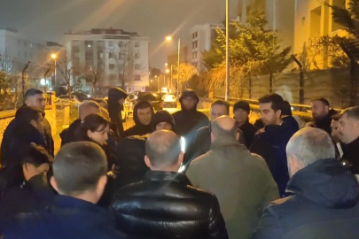 Tuzla’da Çatlakları Tespit Edilen 4 Katlı Bina Tahliye Edildi