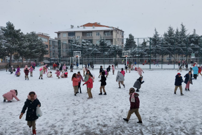 Amasya’da Kar Yağışı Nedeniyle Taşımalı Eğitime Ara Verildi