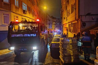 Üsküdar’da 4 Katlı Binanın Giriş Katında Yangın Çıktı