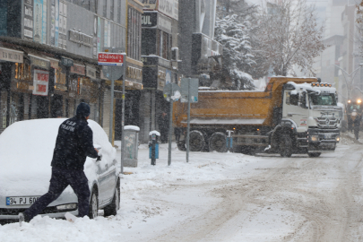 Van’da Kar Yağışı: 560 Yerleşim Yeri Ulaşıma Kapandı