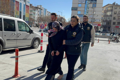 Ailesini Öldürmekle Tehdit Eden Kocasını Bıçakladı