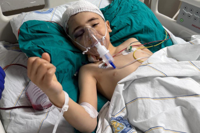 Başına buz kütlesi düşen Muhammed Emir gözlerini açtı