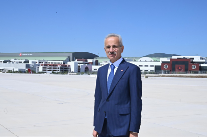 Bakan Uraloğlu: İstanbul Havalimanı, Avrupa'nın en fazla yük hareketi gerçekleştiren havalimanı