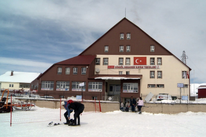 Hesarek Kayak Merkezi'nde konaklama ve telesiyej hizmetleri durduruldu