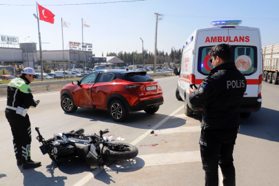 Keşan’da Ehliyetsiz ve Kasksız Sürücü Otomobile Çarptı: 18 Yaşındaki B.T. Ağır Yaralandı