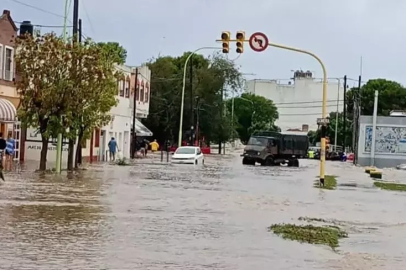 Arjantin'in Bahia Blanca Liman Kentinde Meydana Gelen Sel Felaketinde Ölü Sayısı 13'e Yükseldi