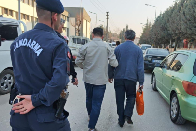 İnegöl'de Pazarda Tabancayla Kovalamaca