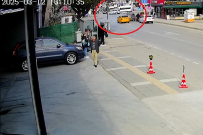 İhbara giden polis otosu ile minibüsün çarpıştığı kaza kamerada