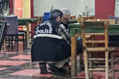 17 yaşındaki çocuk kahvehaneyi basıp, 2 kişiyi tabancayla öldürdü