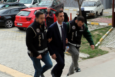 Belediye başkanı 'rüşvet' ve 'zimmet' suçlamasıyla tutuklandı