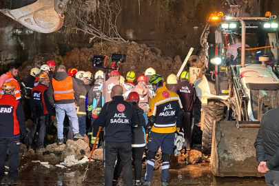 Samsun'da 4 kişilik ailenin aracı heyelanda toprak altında kaldı