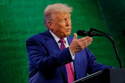 Donald Trump duyurdu: ABD, Suriye'ye tüm yaptırımları kaldırdı