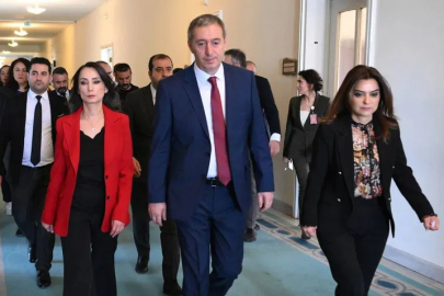 DEM Parti heyeti siyasi parti turuna çıktı