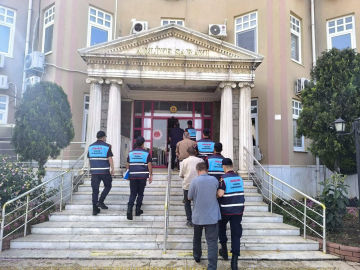 SİT alanında kaçak tarihi eser kazısına 4 tutuklama