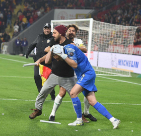 Kaleciye korner direğiyle vuran sanığın cezası belli oldu