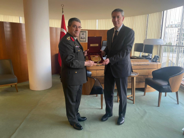Orgeneral Bayraktaroğlu, Akdeniz Kara Kuvvetleri Komutanları Sempozyumu’na katıldı
