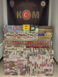 TEM'de durdurulan kargo aracından 4 ton kıyılmış kaçak tütün çıktı