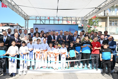 Bursa’da "Dr. Sadık Ahmet Gençlik ve Spor Merkezi" hizmete açıldı