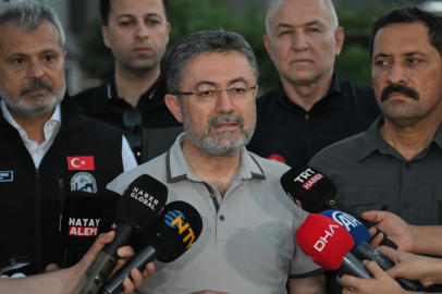 Bakan Yumaklı: 3 ildeki yangınlar kısmen kontrol altında