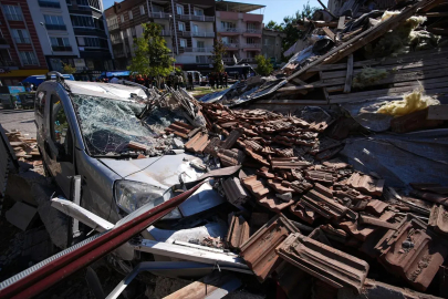Murat Kurum, Sındırgı'da yapılan hasar tespit çalışmalarını paylaştı