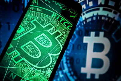 Gece yarısı kripto depremi: Bitcoin 7 bin dolar düştü, panik satış başladı!