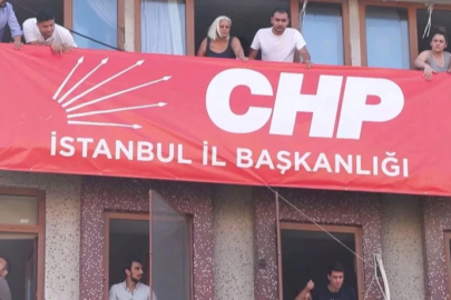 CHP’de il binası değişti! Bahçelievler’e “İstanbul İl Başkanlığı” afişi asıldı