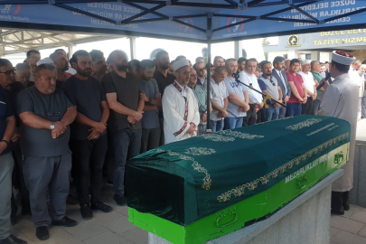 Başına geçirdiği balon nedeniyle nefessiz kalan Muhammed Ali, toprağa verildi