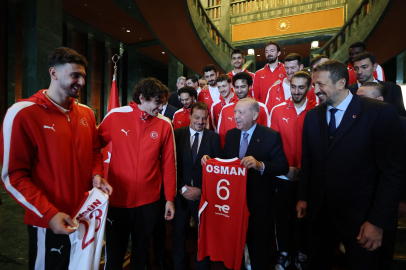Cumhurbaşkanı Erdoğan, A Milli Basketbol Takımı'nı kabul etti