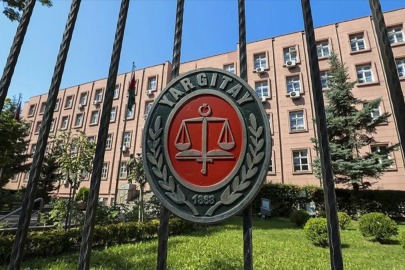 Yargıtay, eşine 'Erkek değil' diyen kadının aldığı nafaka ve tazminatı iptal etti