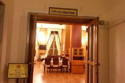 TBMM lokanta ve restoranlarında fiyatlar ikiye katlandı: Meclis’te döner 290 TL, tost 80 TL!