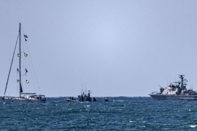 Alıkonulan aktivistler Aşdod Limanı'nda