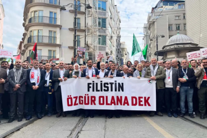 Ayasofya'dan Eminönü'ne! Filistin'e destek yürüyüşüne yoğun katılım