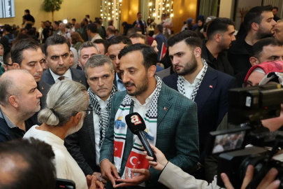 İsrail'in alıkoyduğu 15 Türk aktivist daha İstanbul Havalimanı'na getirildi