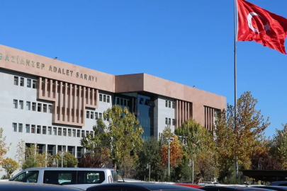 Yoğun bakımda kendisine tüküren hastayı iğneyle öldürdü