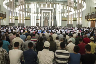 İstanbul İl Milli Eğitim Müdürlüğü talimat verdi: Liselilere cuma namazı izni verilecek